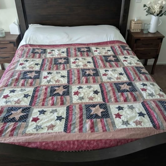 Handmade Patriotic Quilt - Picture 3 of 9